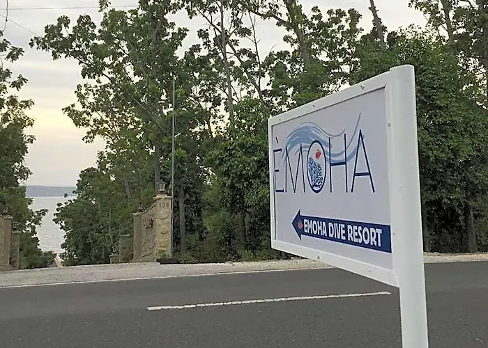 Emoha Dive Resort